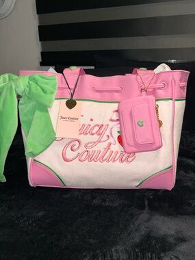Juicy Couture daydreamer. Juicy Tale Tote in Lilac Mist